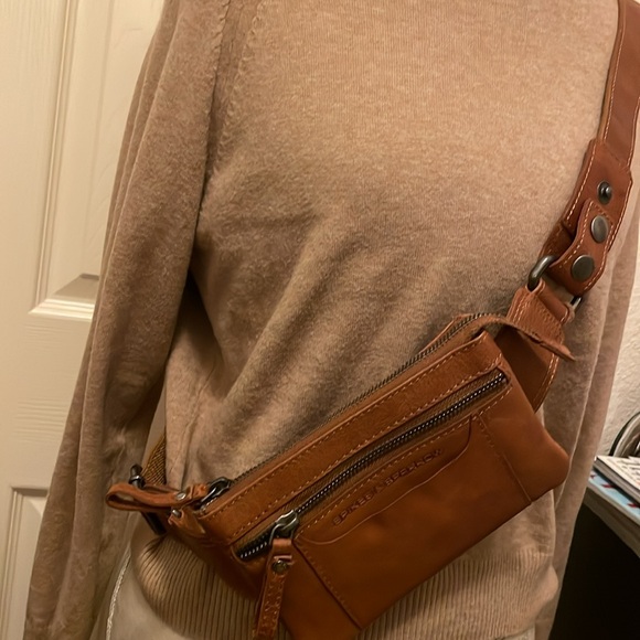 Beautiful Spikes & Sparrow Fanny pack ! Closet clear out no returns. Need room! - Picture 4 of 10